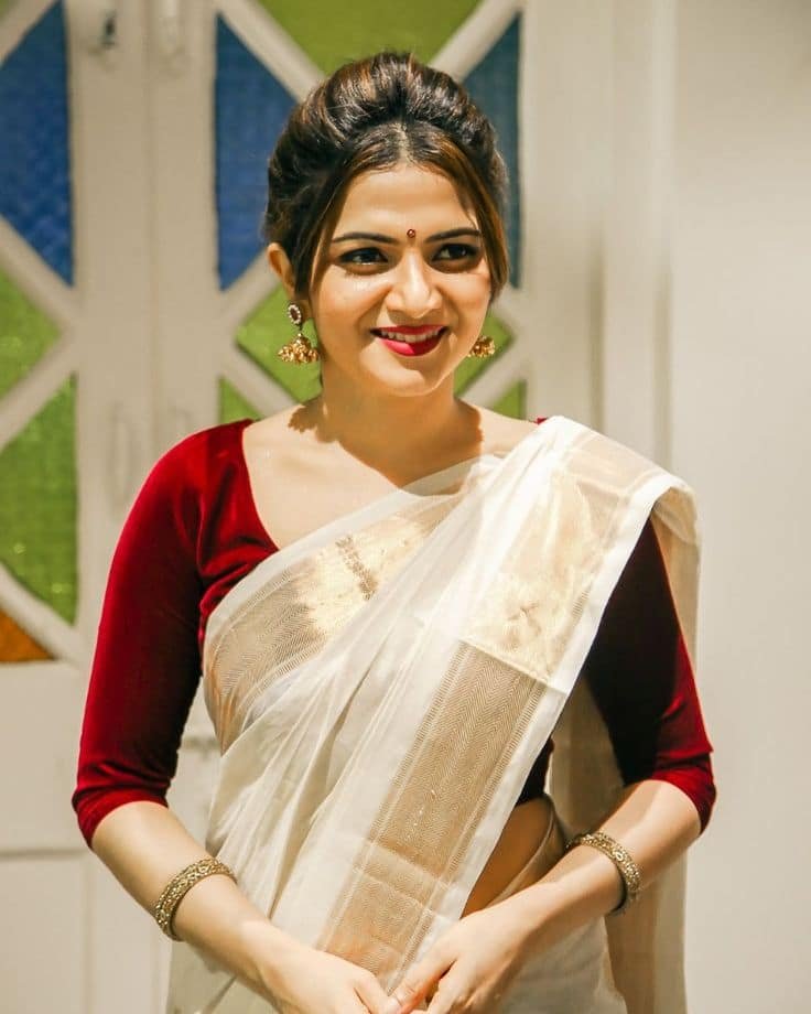 Red Blouse Designs for Kerala Saree1
