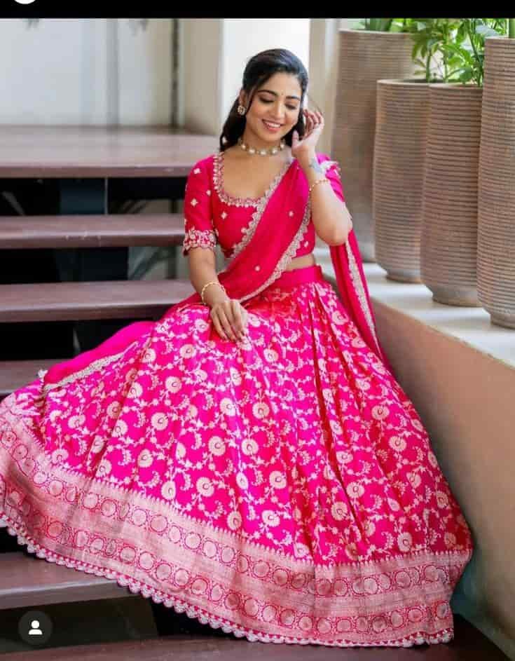 Banarasi Lehenga Blouse Design