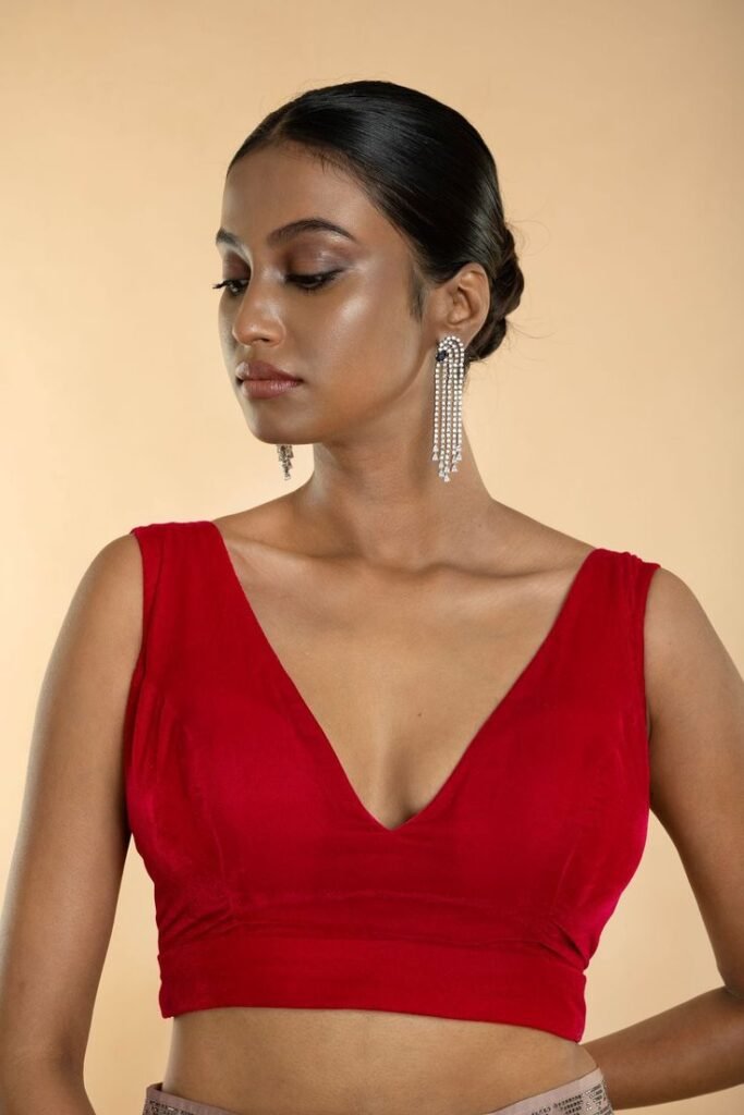 V Neck Modern Sleeveless Blouse Design